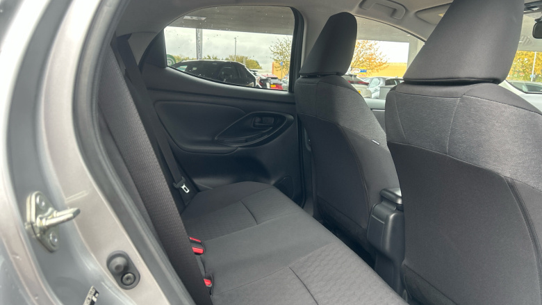 Toyota Yaris 1.5 Hybrid Design 5dr CVT Hybrid Hatchback